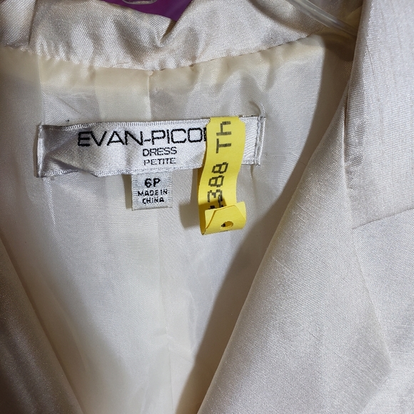 Dress - Picture 2 of 4